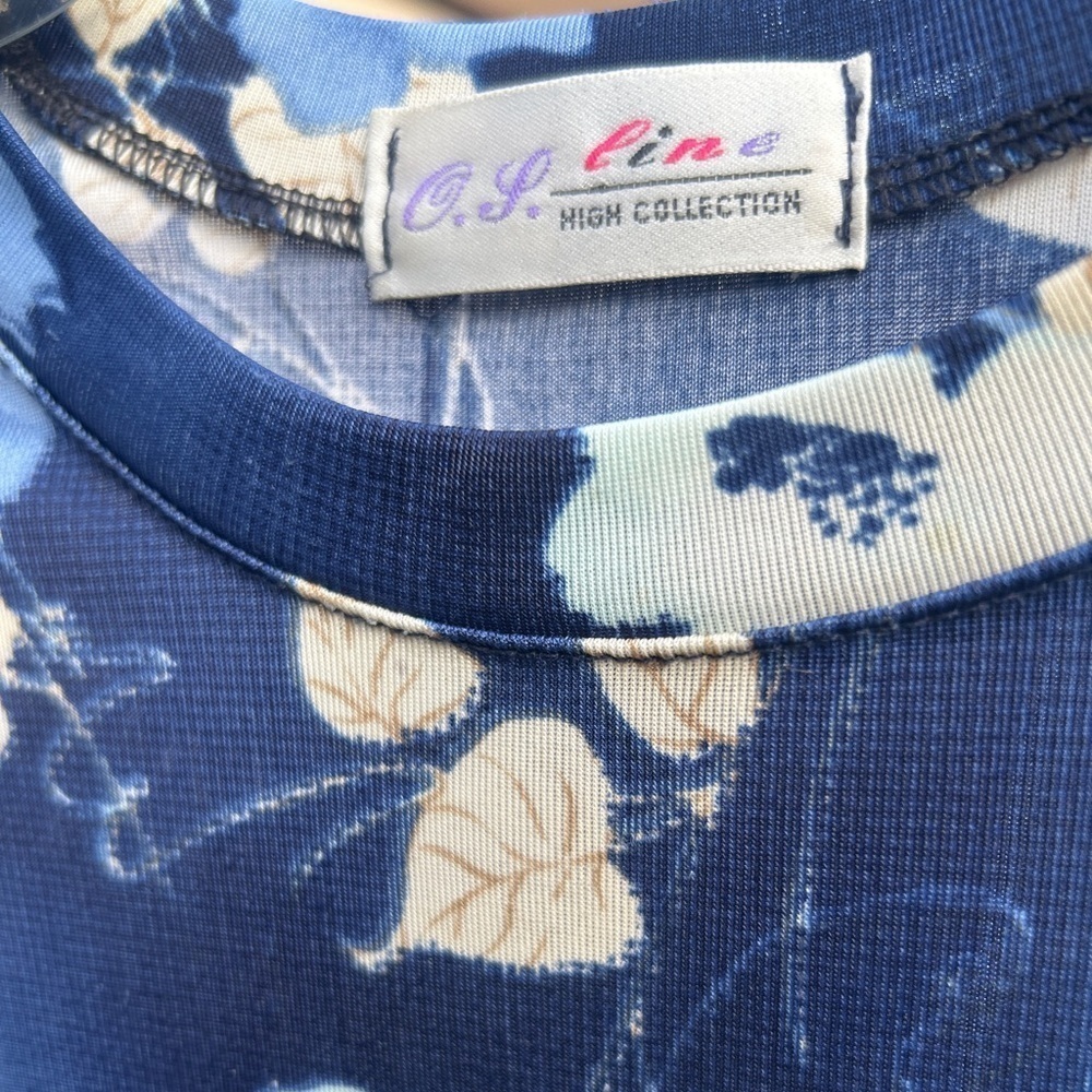Blue and Cream Floral Short Sleeve Women’s Top Sz L - Picture 3 of 7